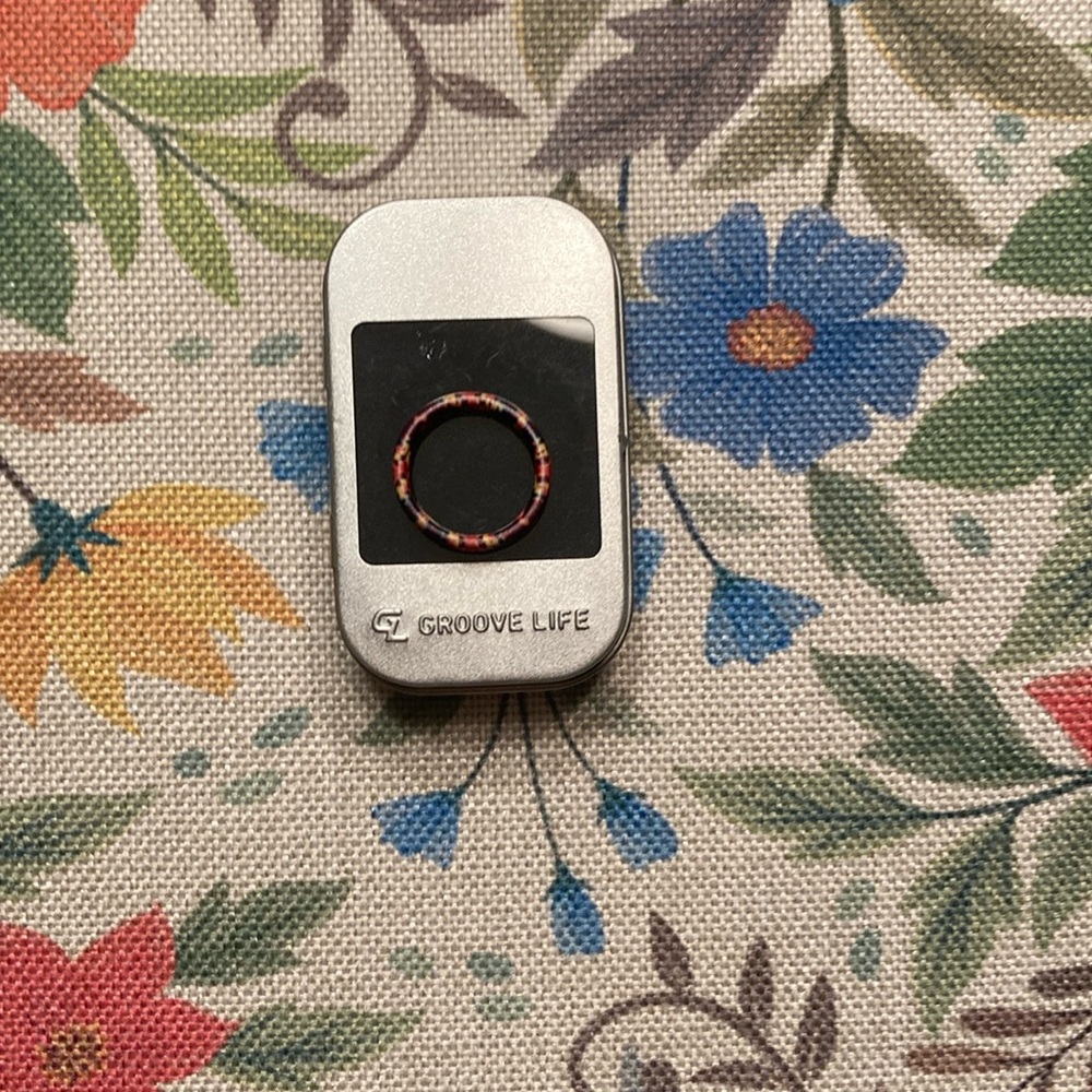 EUC Groove Life. Aspire ring. Size 6